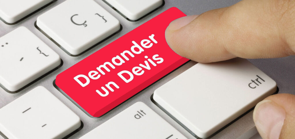 C'est une touche de clavier d'ordinateur avec marquer de demande de devis. 